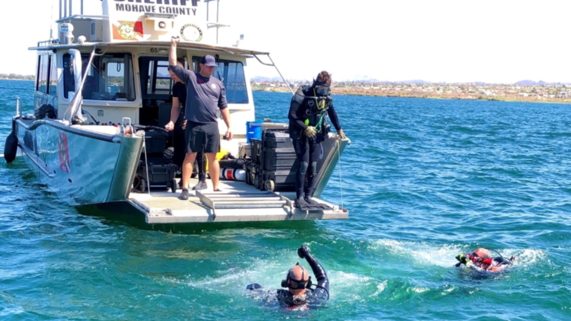 Divers attempt to recover the body of a 16-year-old boy who drowned in Lake Havasu. (Mohave County Sheriff's Office)