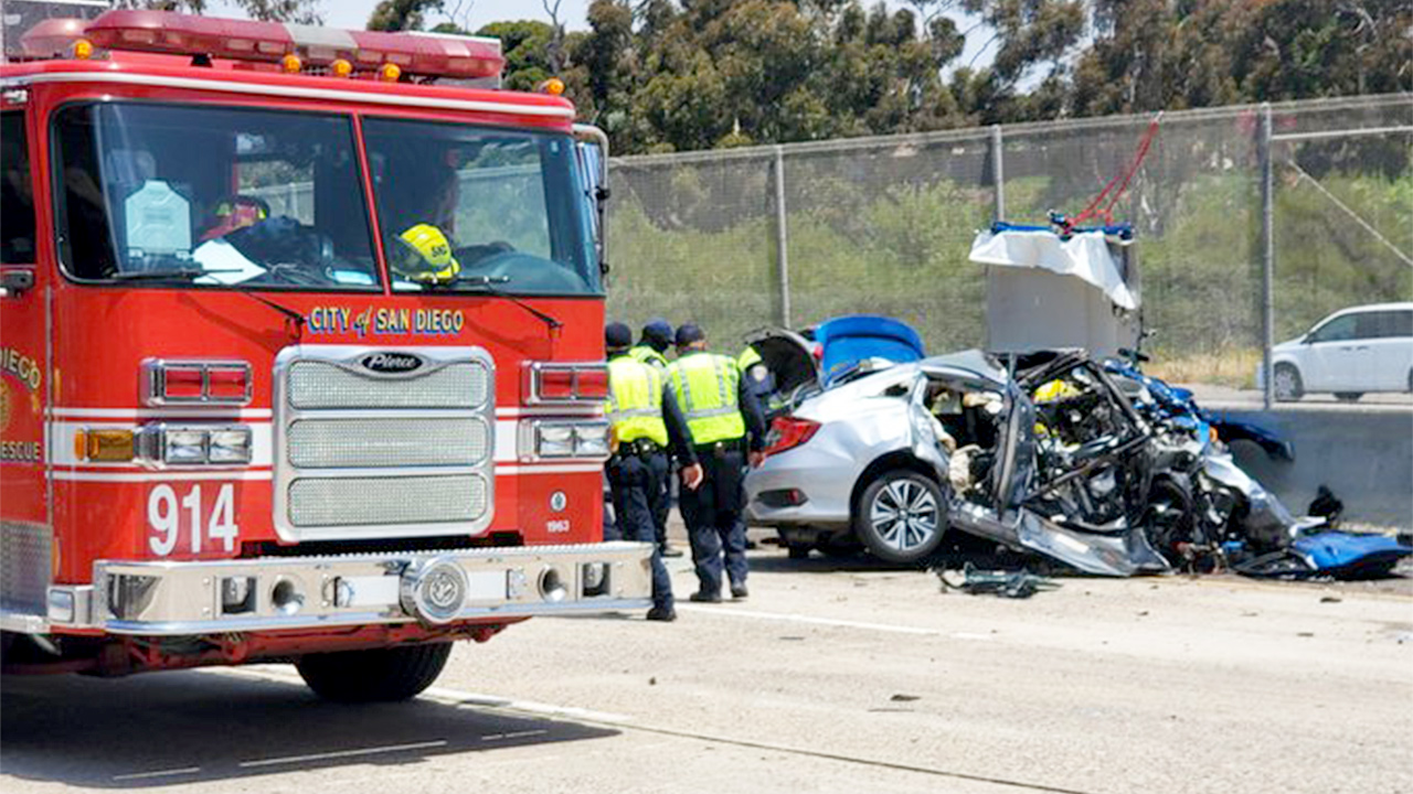 The scene of a wrong-way freeway crash on I-5 in the San Ysidro area of San Diego, which left three people dead including two police officers on June 4, 2021. (Jeff McAdam / KSWB)