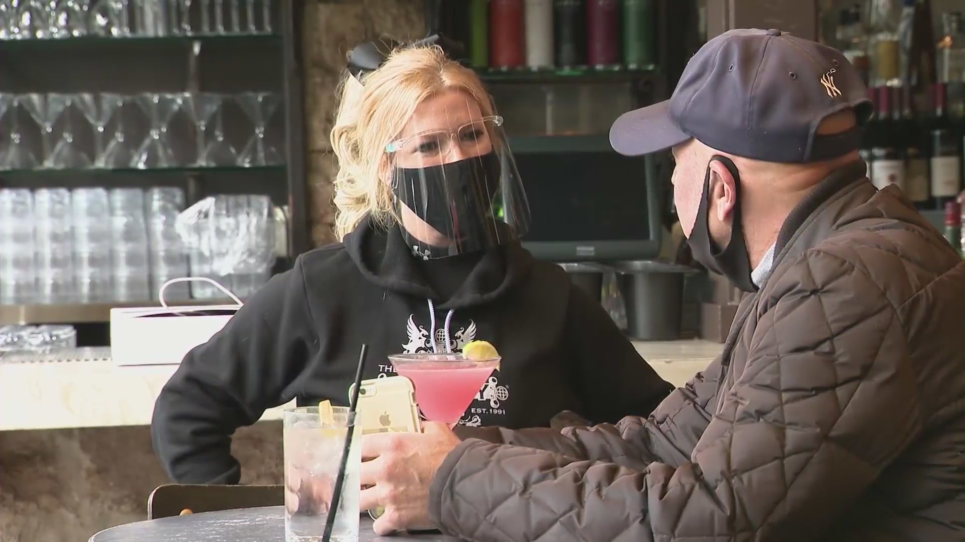 Customers are seen at a Southern California restaurant in this file image. (KTLA)