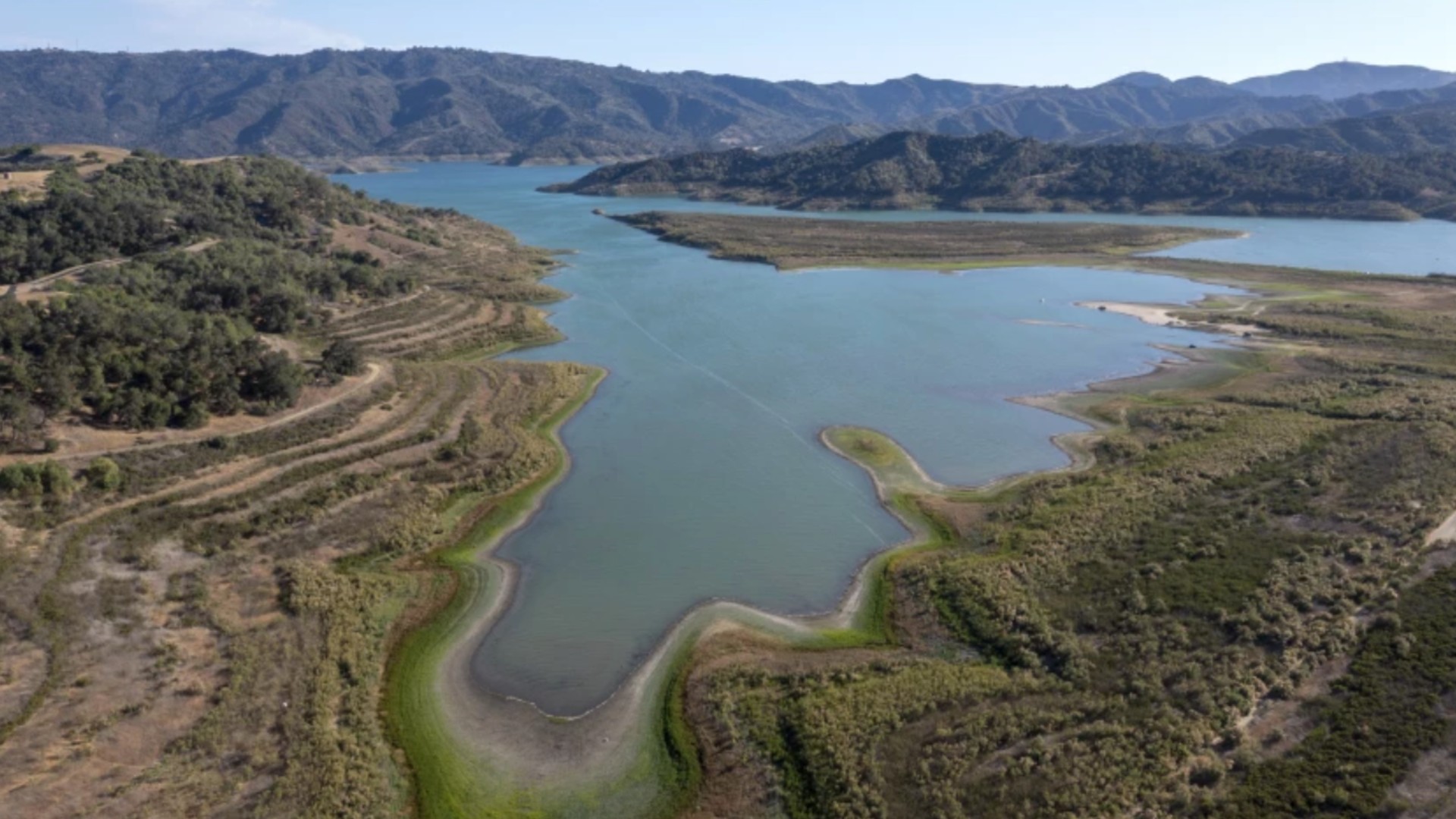 An aerial view of Lake Casitas near Ojai in Ventura County shows a receding waterline on June 22.(Brian van der Brug / Los Angeles Times)