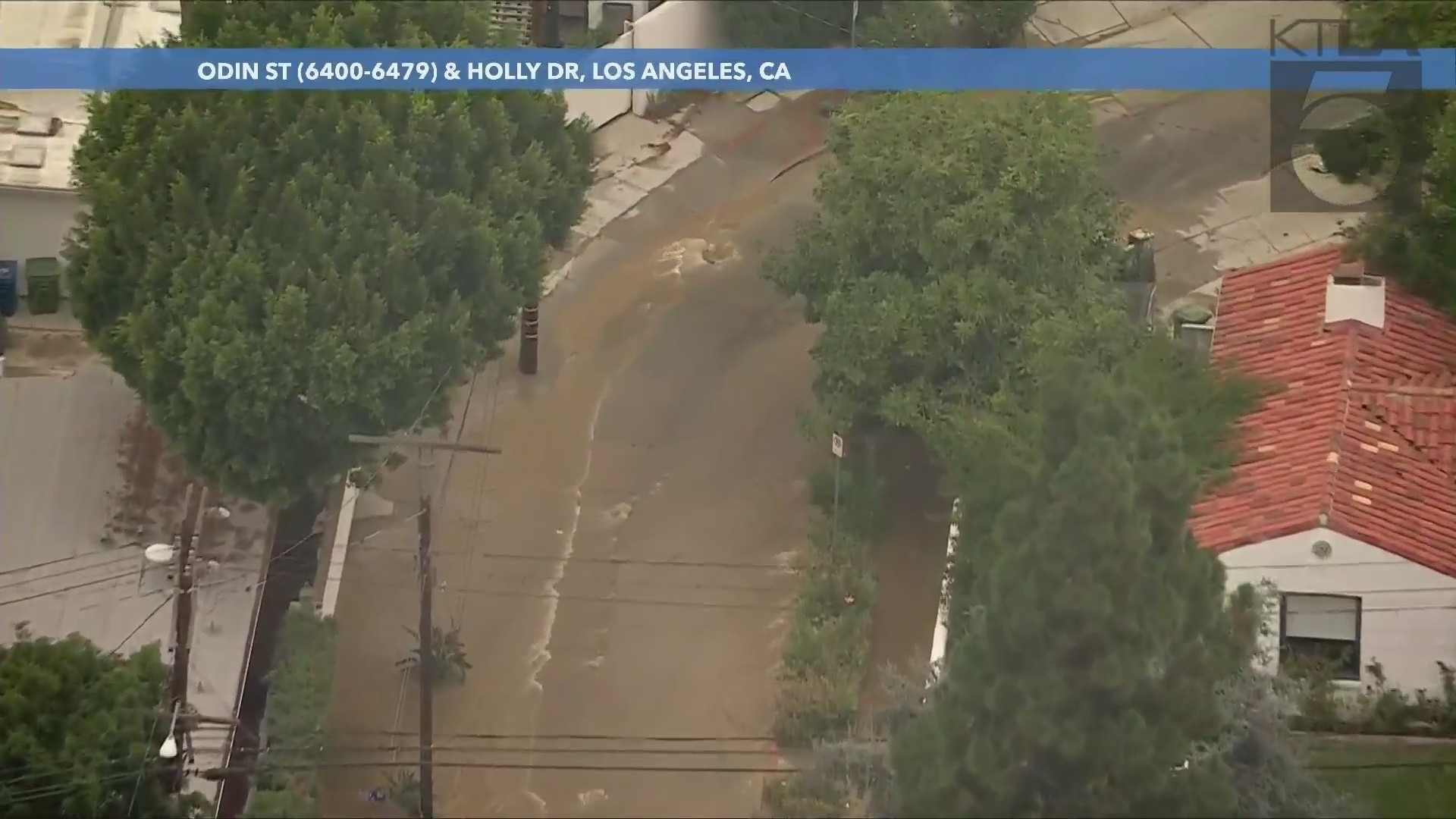 A water main break sent water gushing down the streets in the Hollywood Hills Sept. 1, 2021. (KTLA)