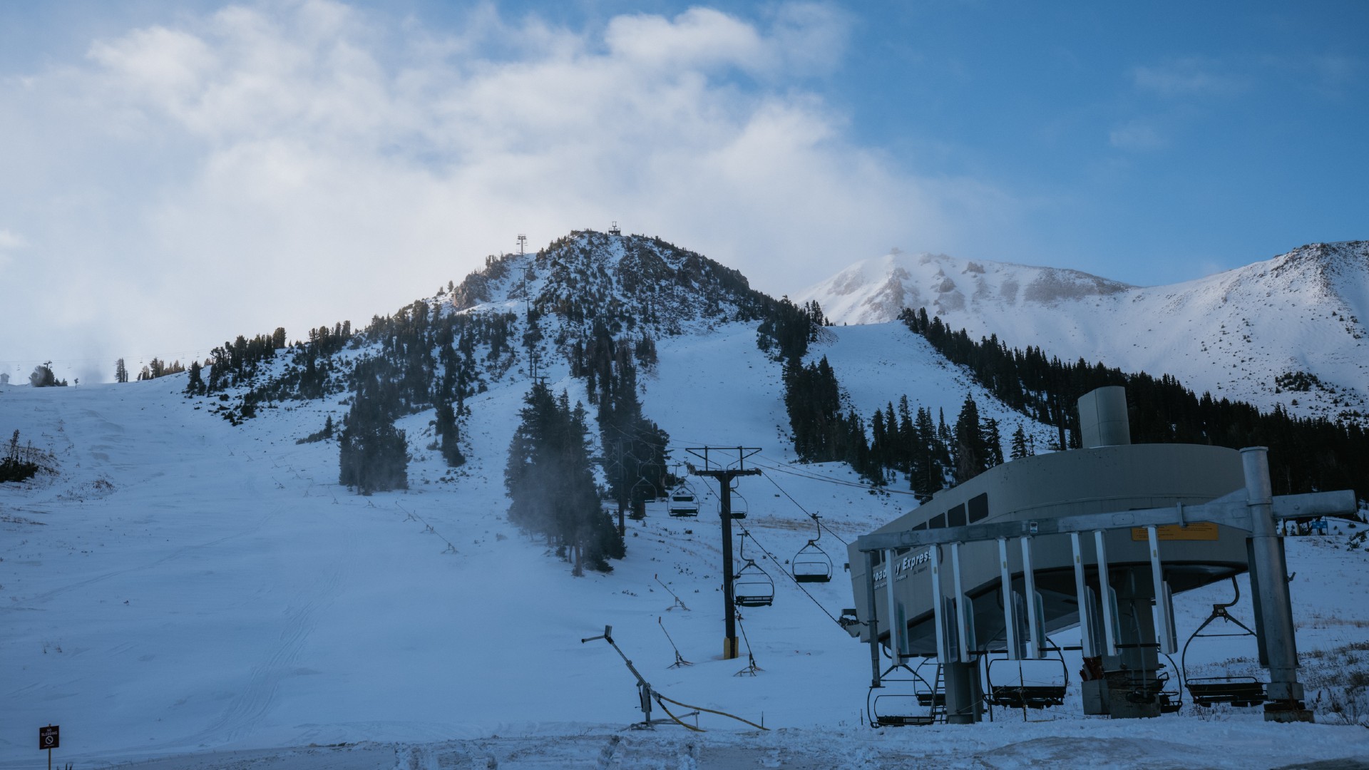 A Mammoth Mountain lift is seen on Oct. 18, 2021. (Peter Morning)