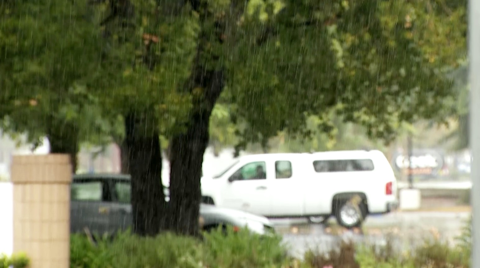 Rain falls in Thousand Oaks on Oct. 25, 2021. (KTLA)