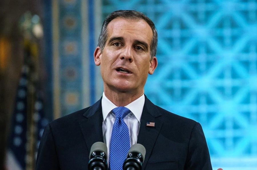 Los Angeles Mayor Eric Garcetti is seen in April 2020. (Marcus Yam/Los Angeles Times)