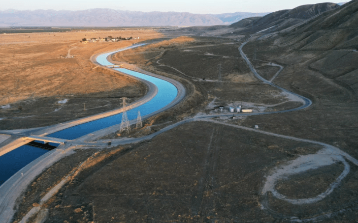 An aerial view of the California Aqueduct, near Bakersfield. The aqueduct moves water from Northern California to the state’s drier south. (Mario Tama / Getty Images)