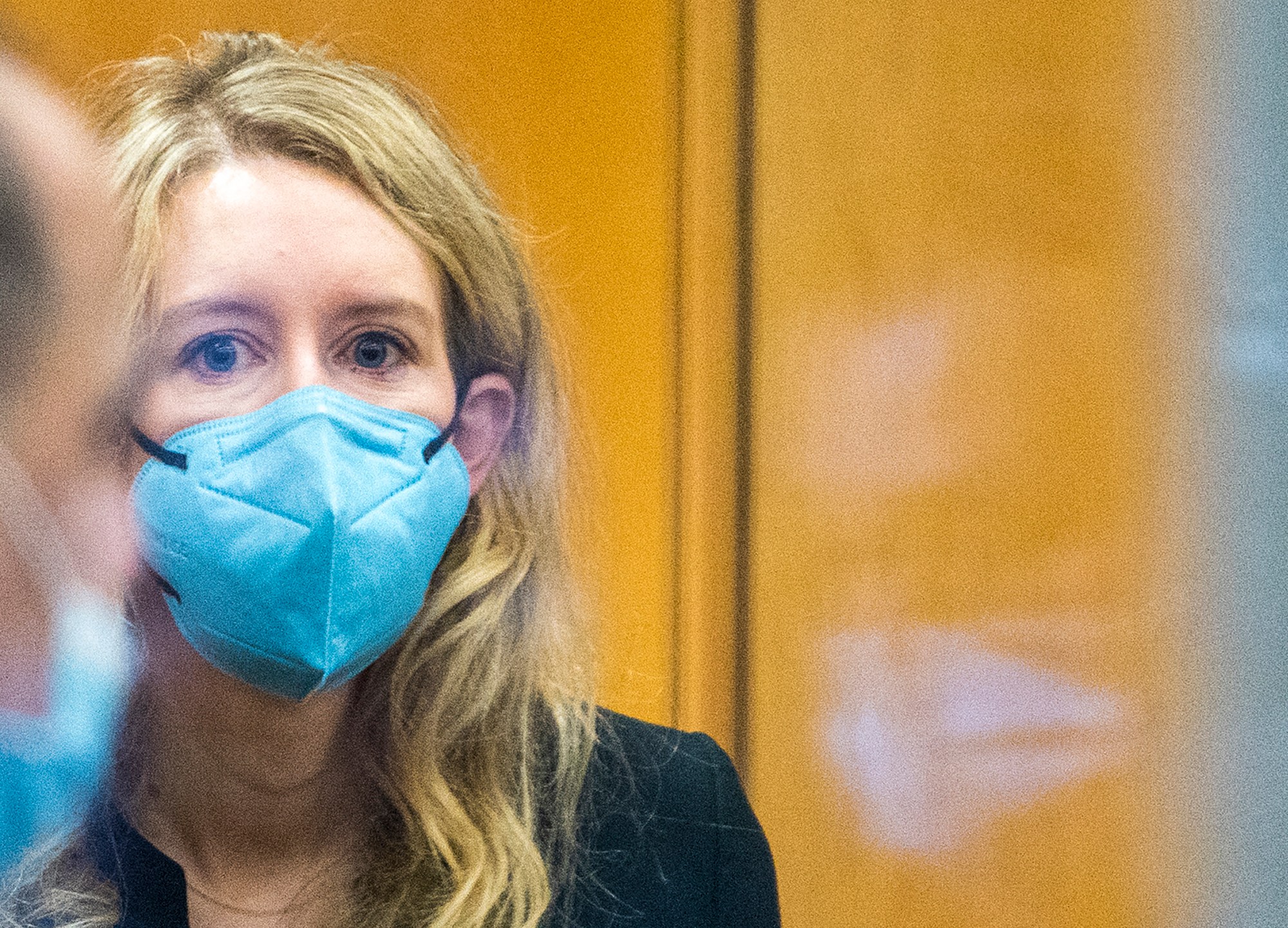 Elizabeth Holmes walks into federal court in San Jose on Dec. 16, 2021. (Nic Coury/Associated Press)