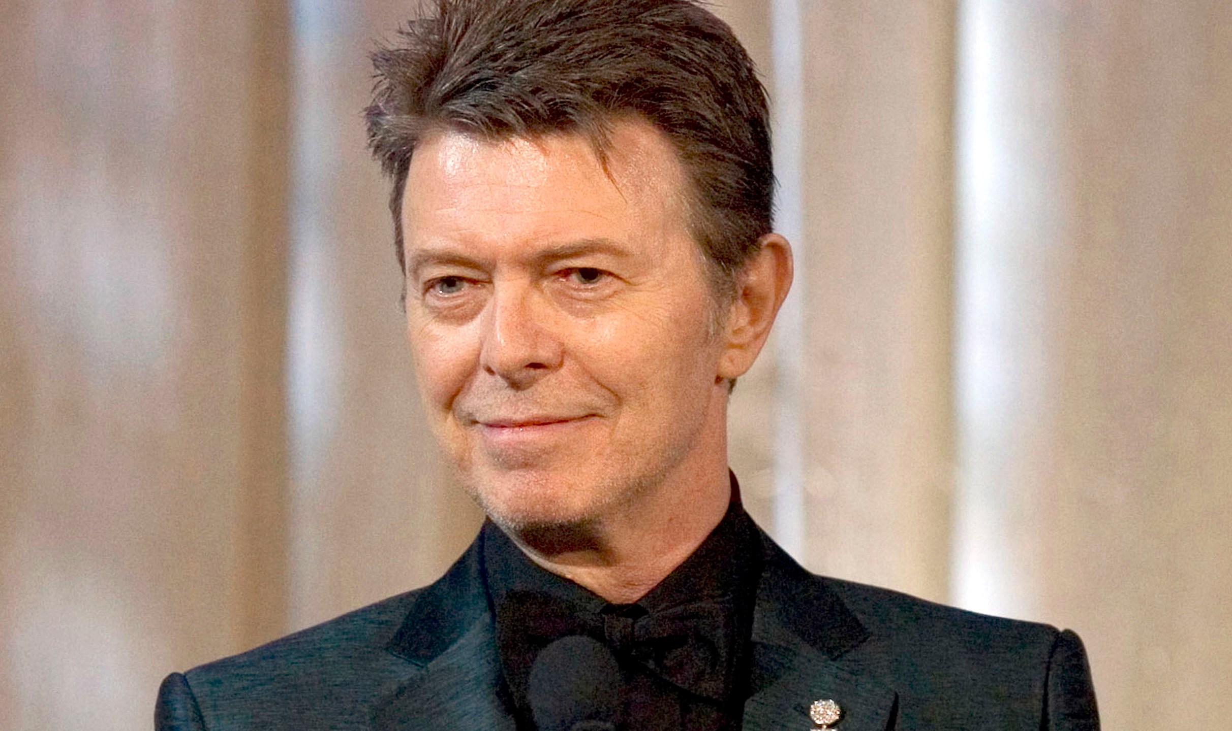 David Bowie accepts the lifetime achievement award at the 11th Annual Webby Awards in New York on June 5, 2007. The extensive catalog of David Bowie, stretching from the late 1960s to just before his death in 2016, has been sold to Warner Chappell Music. (Stephen Chernin/Associated Press)