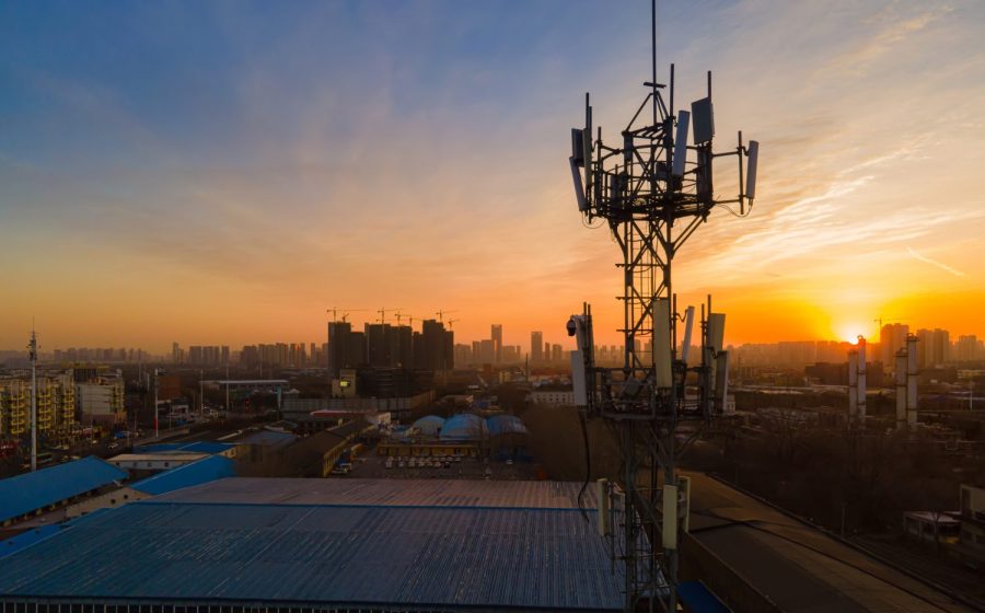 The airline industry's concerns over the latest 5G deployment forced AT&T and Verizon to delay the rollout near some airports. (Getty Images)