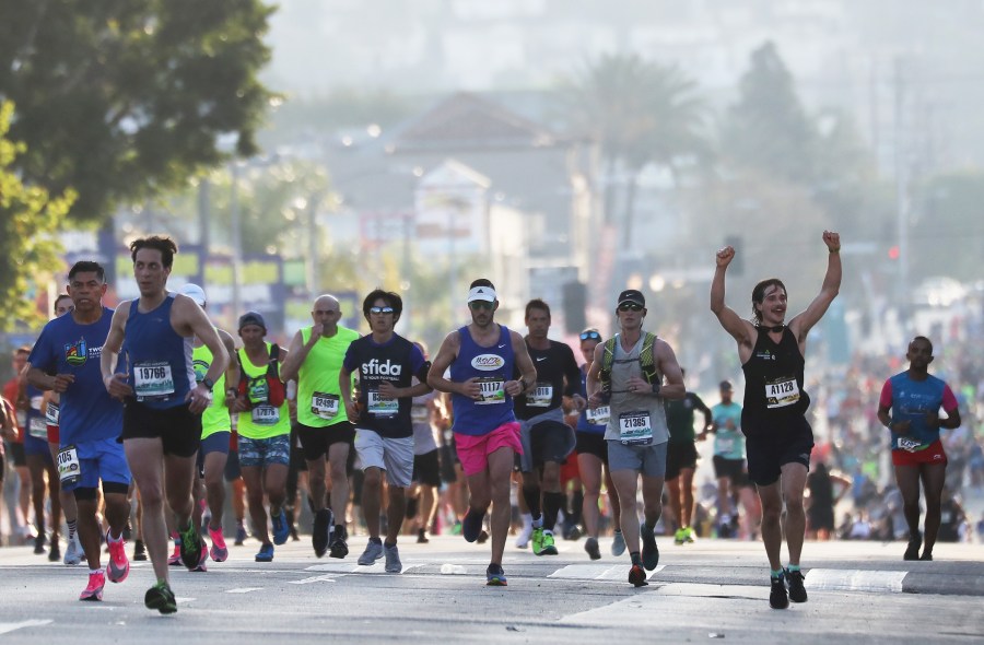 Runners participate in the Los Angeles Marathon on March 8, 2020 in Los Angeles. (Mario Tama/Getty Images)