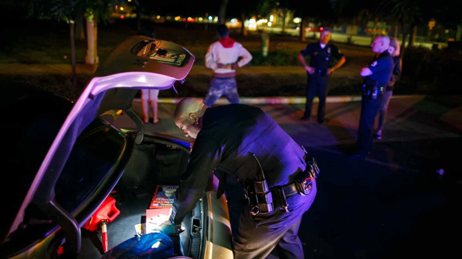 LAPD officers stop drivers and search their vehicles in 2015.(Marcus Yam/Los Angeles Times)