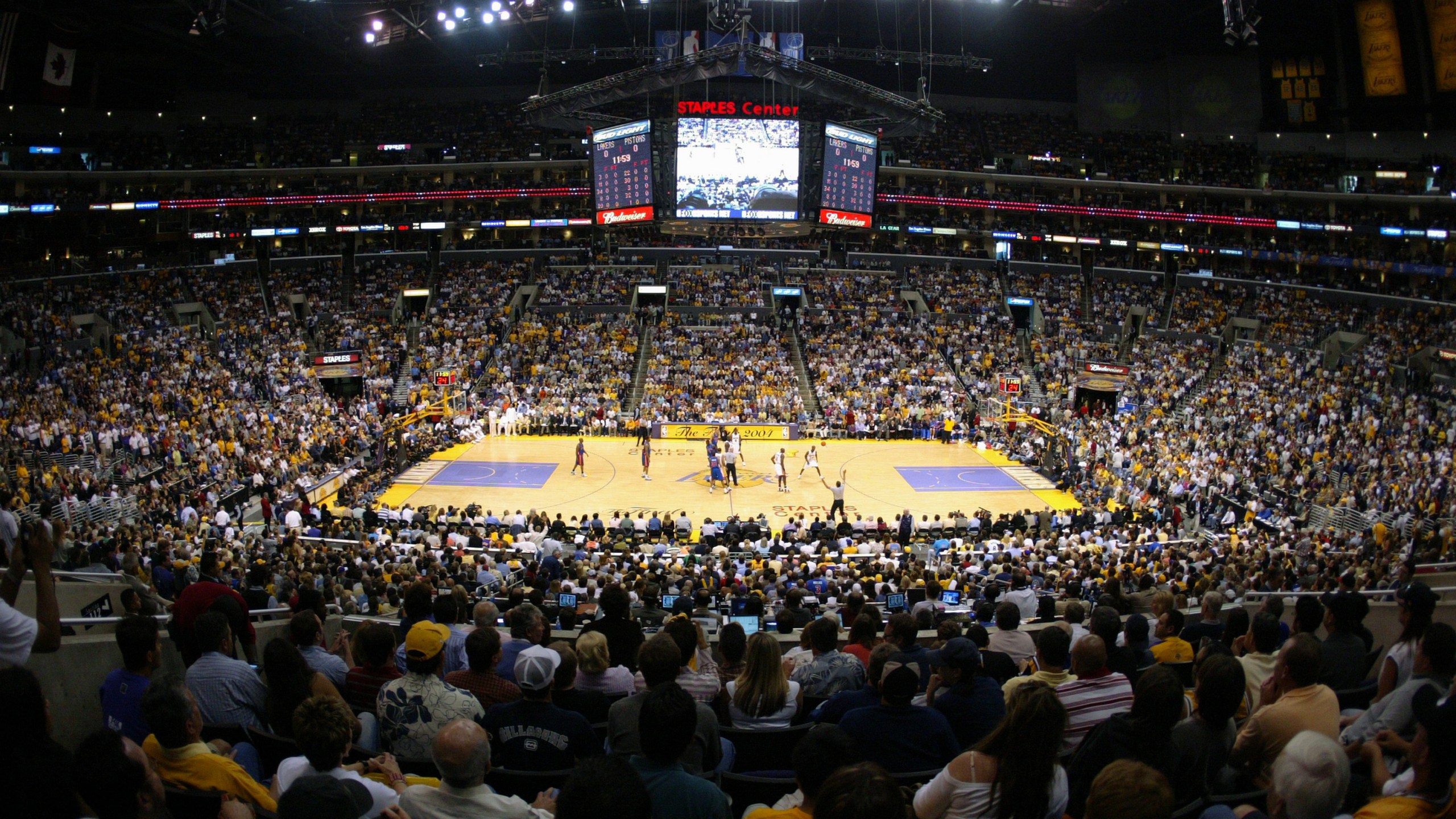 General view of in Game 1 of the 2004 NBA Finals between the Los Angeles Lakers and the Detroit Pistons at Staples Center on June 6, 2004, in Los Angeles, California. The Pistons won 87-75. (Elsa/Getty Images)