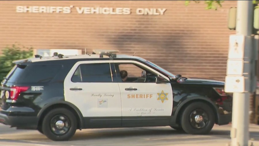 A Los Angeles County Sheriff's Department vehicle is seen in this undated photo (KTLA)