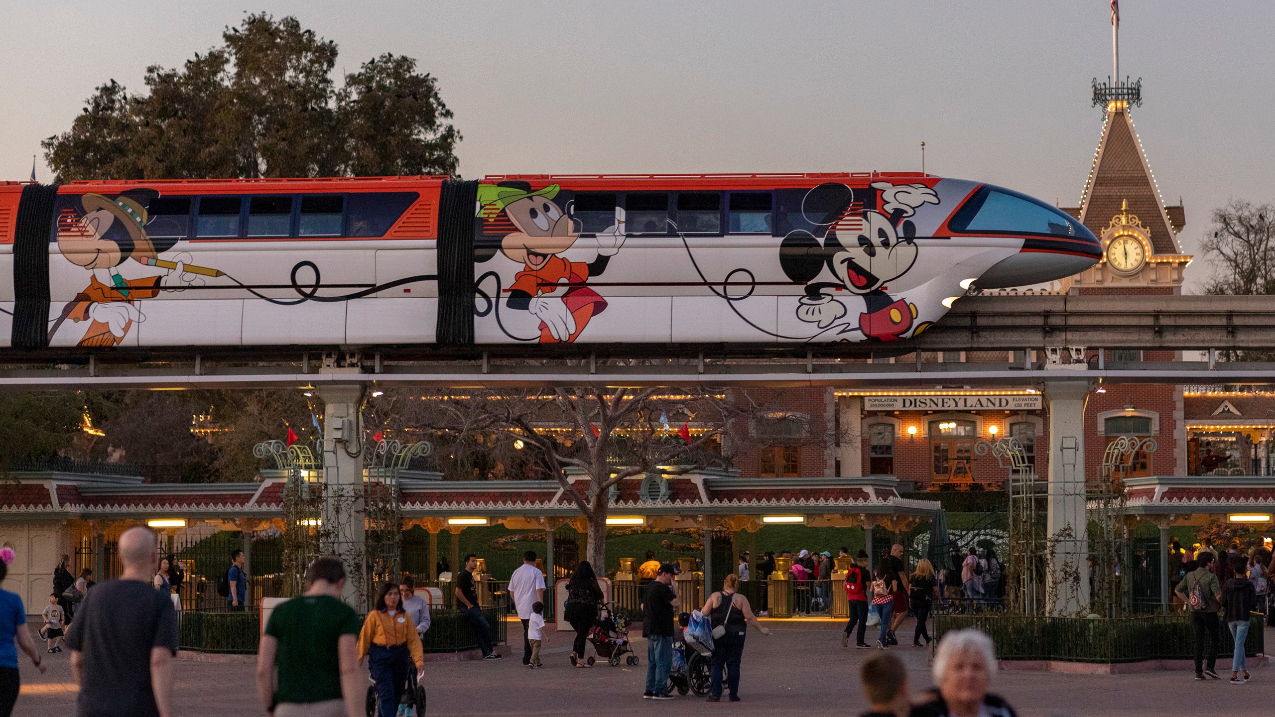 Disneyland's Monorail