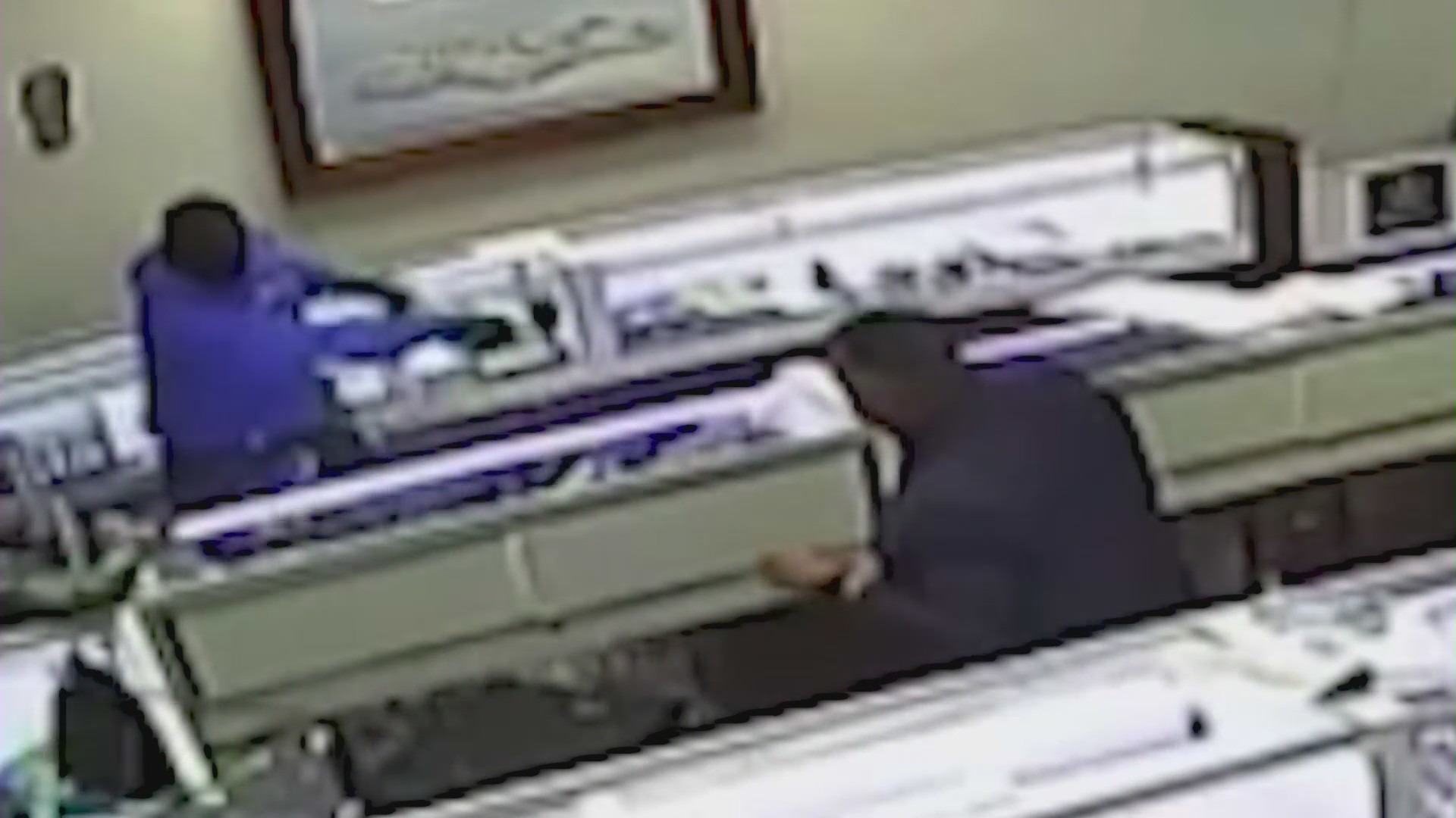 Jewelry store employees stood up to smash-and-grab robbers in Montclair on Aug. 26, 2022. (Anthony and Co. Jewelers)