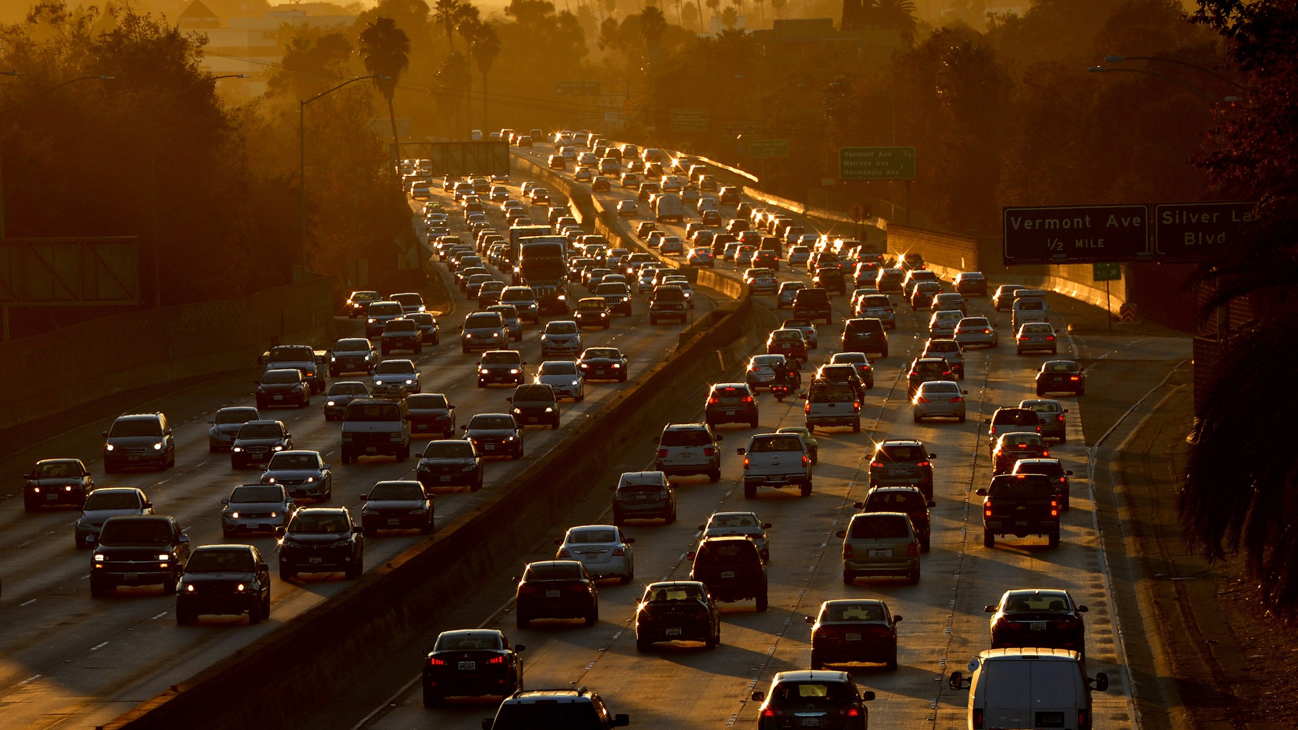 Heavy traffic clogs the 101 Freeway as people leave work for the Labor Day holiday in Los Angeles on August 29, 2014. (Mark Ralston/AFP via Getty Images)