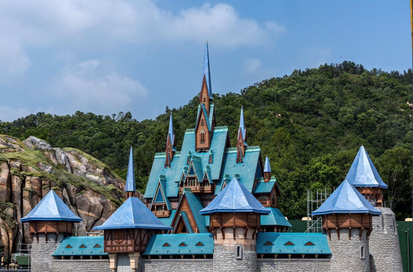 World of Frozen: Arendelle Castle