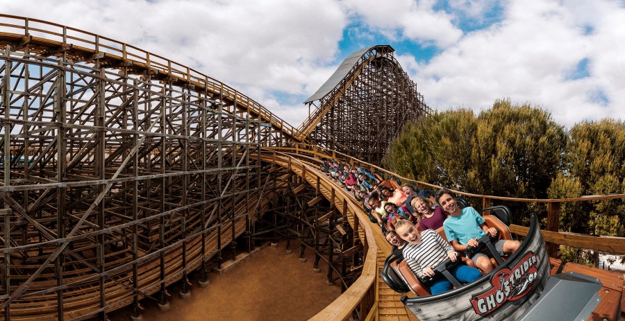 Riders brave GhostRider at Knott's Berry Farm (Knott's Berry Farm)