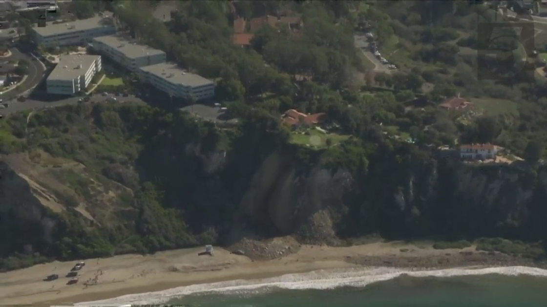 Crews responded to a landslide at Palos Verdes Estates on Dec. 9, 2022. (KTLA)