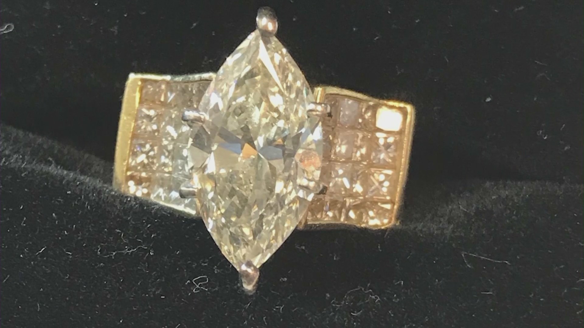 $40,000 ring stolen by the thieves from Jewelry Fixx.