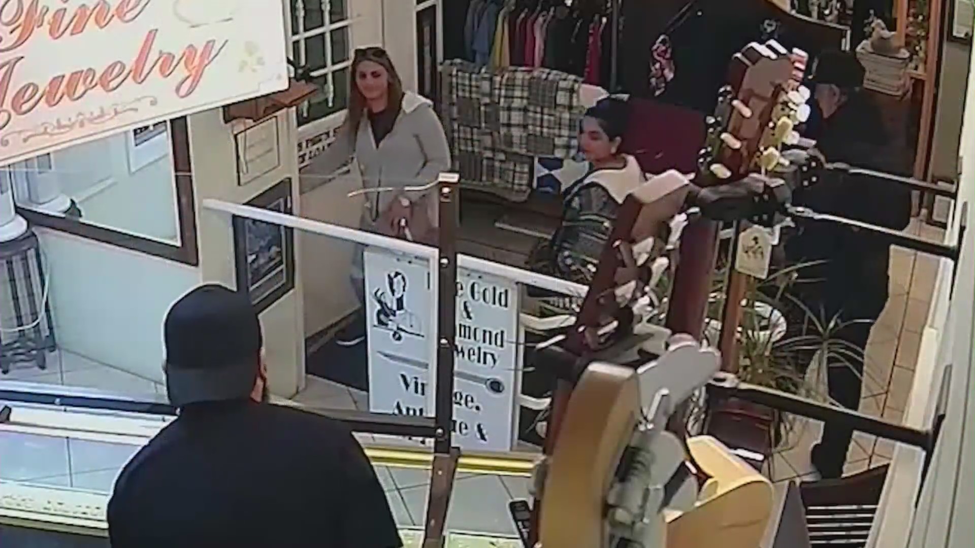 Suspected thieves were captured on camera at a Santa Clarita pawnshop on Jan. 17, 2023. (Abe's Pawn Shop)