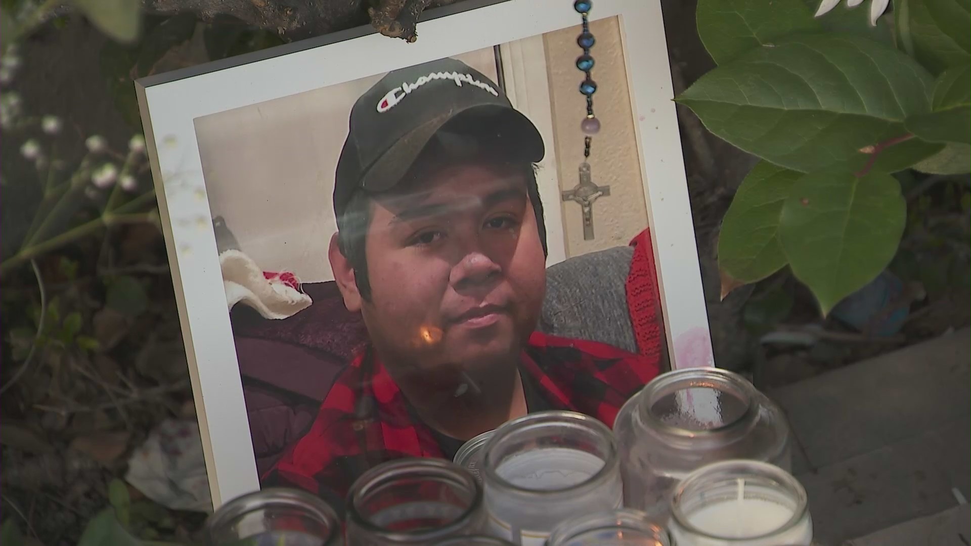 Loved ones mourn Xavier Chavarin in an El Sereno memorial on March 7, 2023. (KTLA)