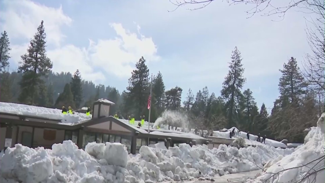 Emergency crews rescuing locals stranded amid a brutal winter storm in the San Bernardino County mountain communities. (KTLA)