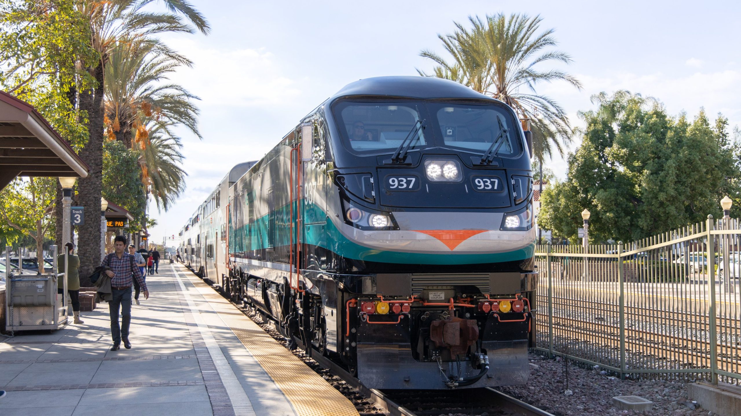 Metrolink train