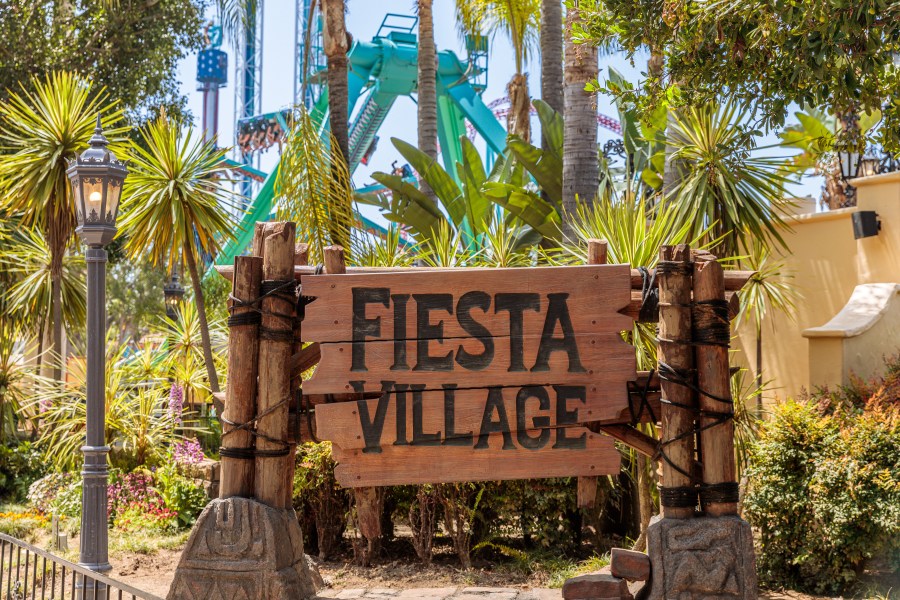 Knott's Berry Farm Fiesta Village 