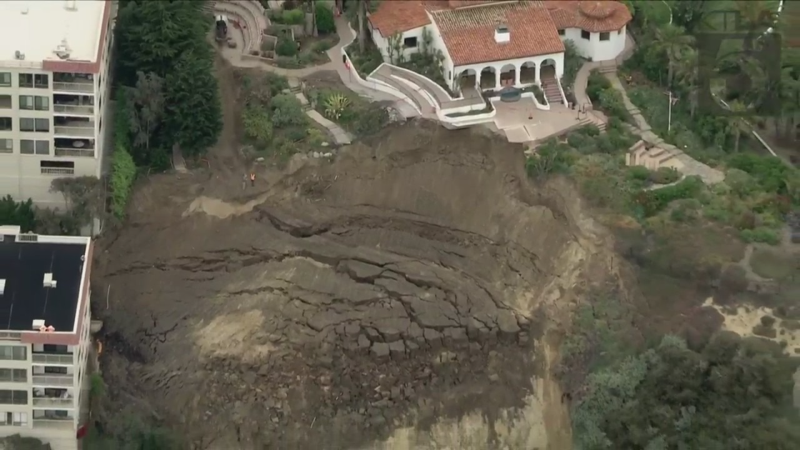 More land slid down the cliffside of Casa Romantica in San Clemente on June 5, 2023. (KTLA)