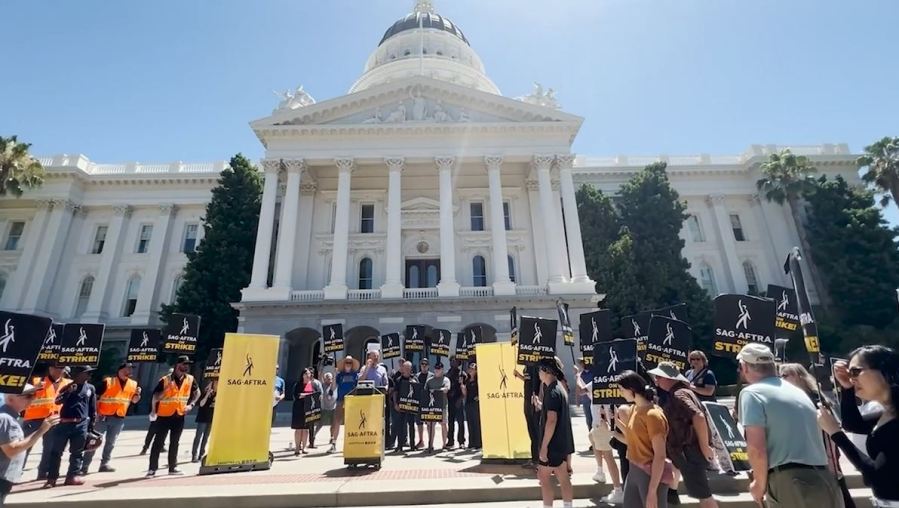 In Sacramento, SAG-AFTRA members picketed outside the front steps of the California State Capitol. (KTLA)