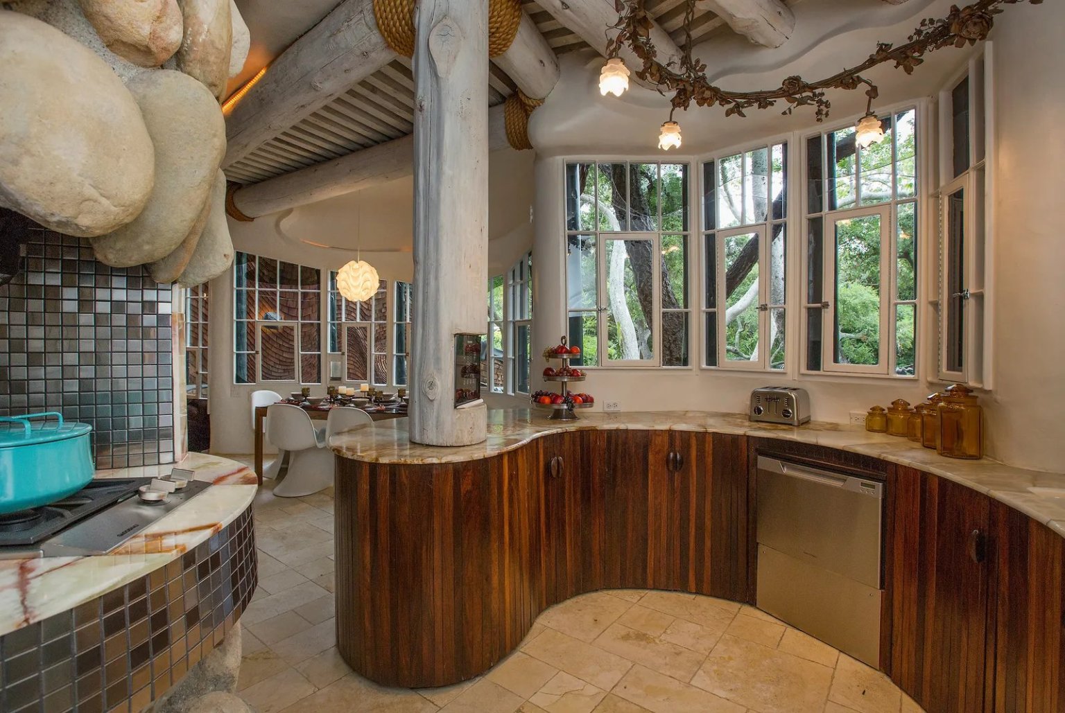 The interior of the home features curved walls and countertops. (Sotheby's International Realty)