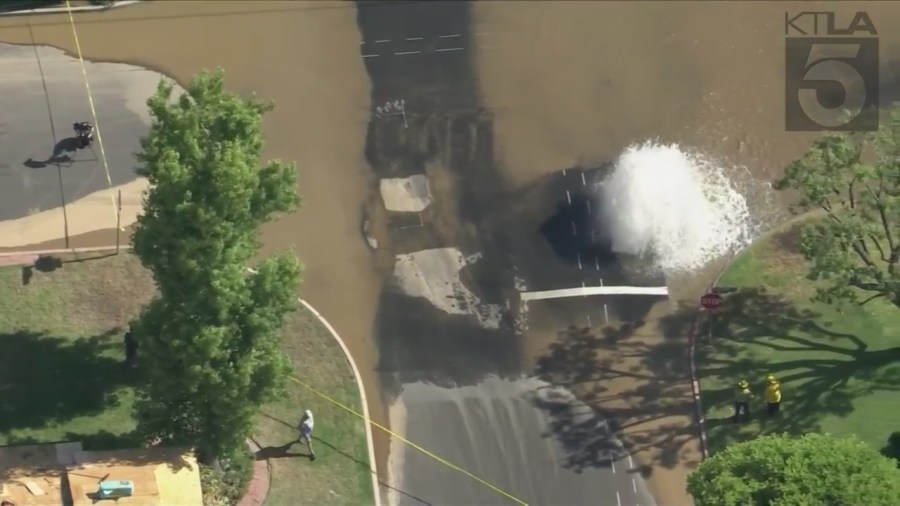 A massive water main break flooded a neighborhood in Sherman Oaks on July 28, 2023. (KTLA)