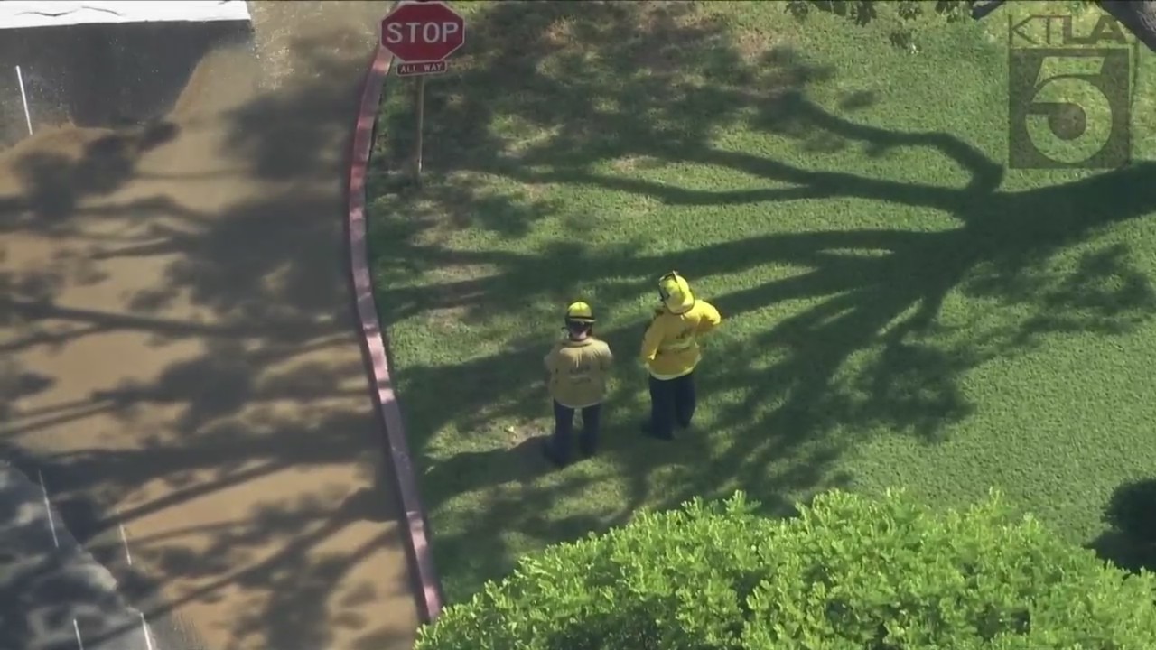 A massive water main break flooded a neighborhood in Sherman Oaks on July 28, 2023. (KTLA)