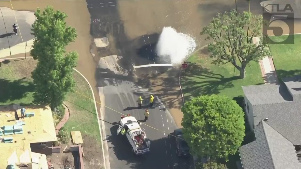 A massive water main break flooded a neighborhood in Sherman Oaks on July 28, 2023. (KTLA)