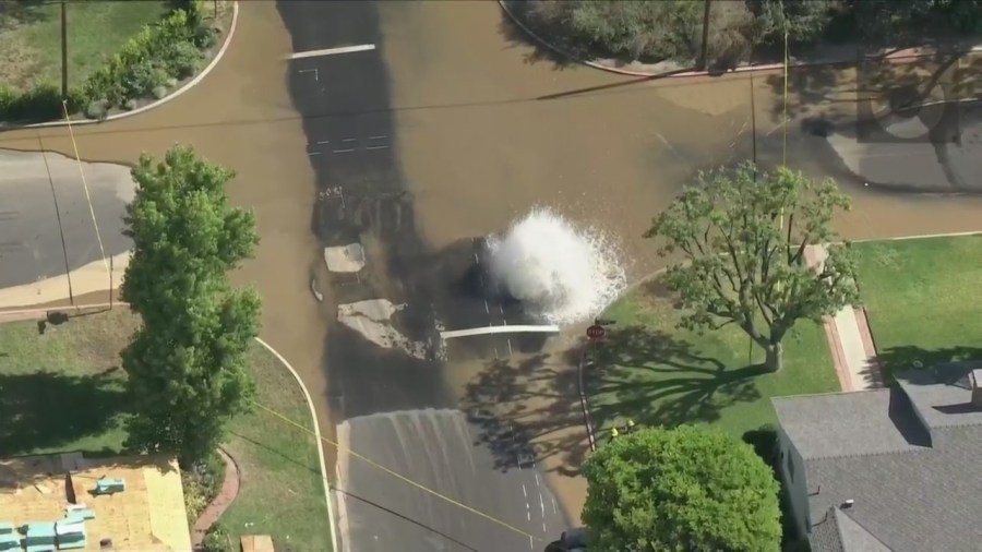 A massive water main break flooded a neighborhood in Sherman Oaks on July 28, 2023. (KTLA)