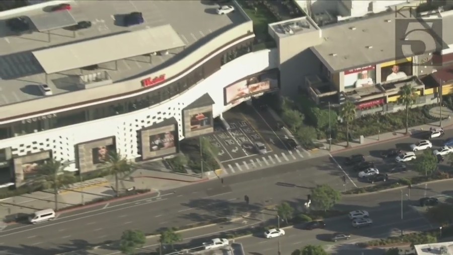 Police are searching for robbery suspects that targeted the Westfield Century City Mall on Aug. 25, 2023. (KTLA)