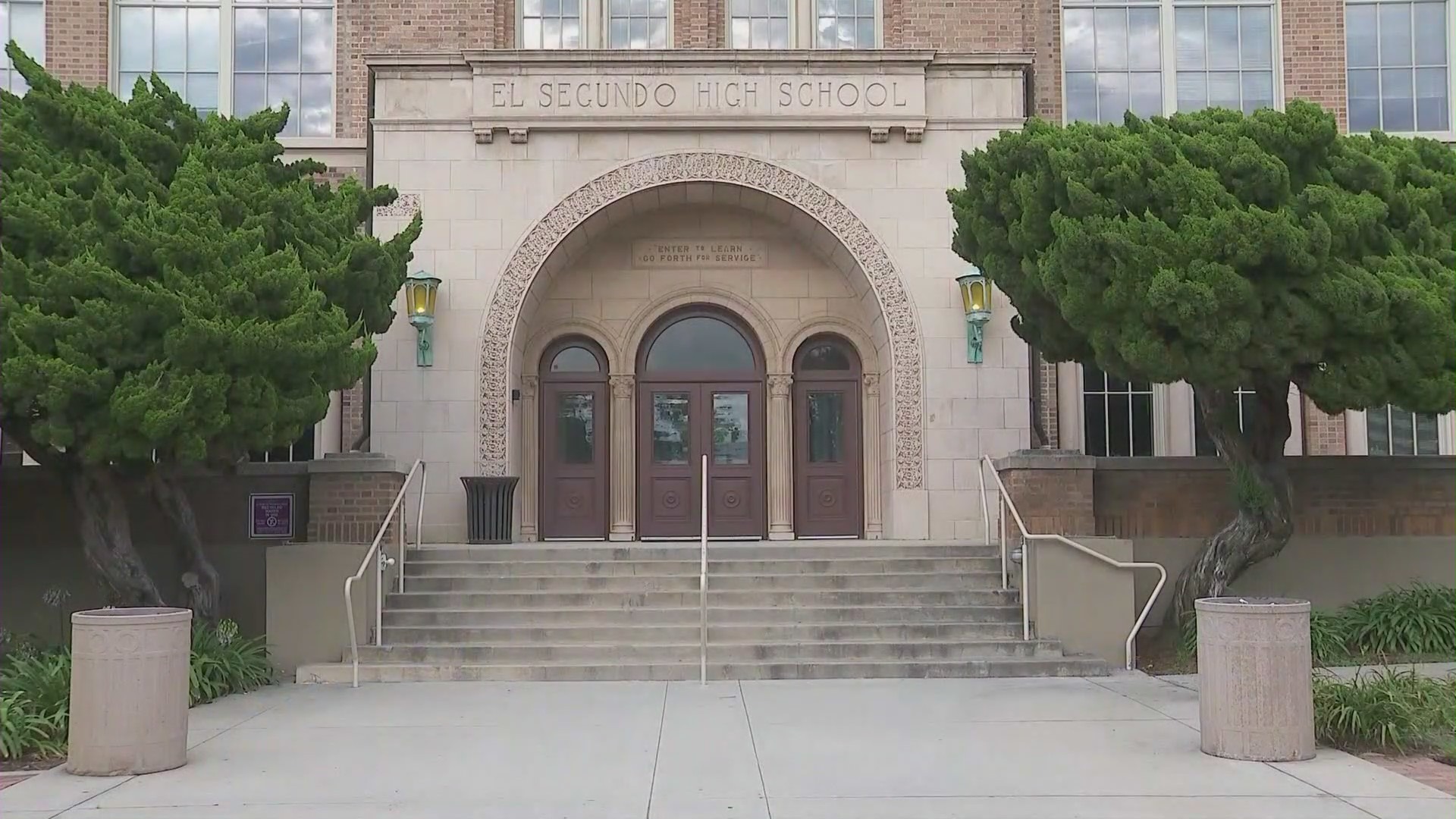 El Segundo High School. (KTLA)