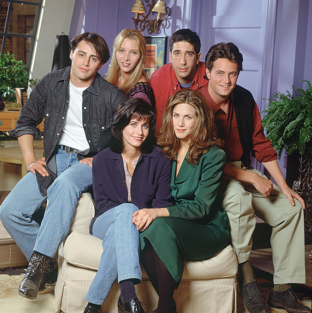 FRIENDS -- Pictured: (clockwise from bottom left) Courteney Cox Arquette as Monica Geller, Matt LeBlanc as Joey Tribbiani, Lisa Kudrow as Phoebe Buffay, David Schwimmer as Ross Geller, Matthew Perry as Chandler Bing, Jennifer Aniston as Rachel Green -- (Photo by Reisig & Taylor/NBCU Photo Bank/NBCUniversal via Getty Images via Getty Images)