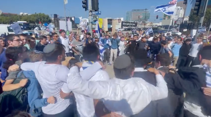 Hundreds rally in support of Israel in Westwood