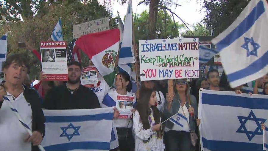 Encino pro-Israel vigil