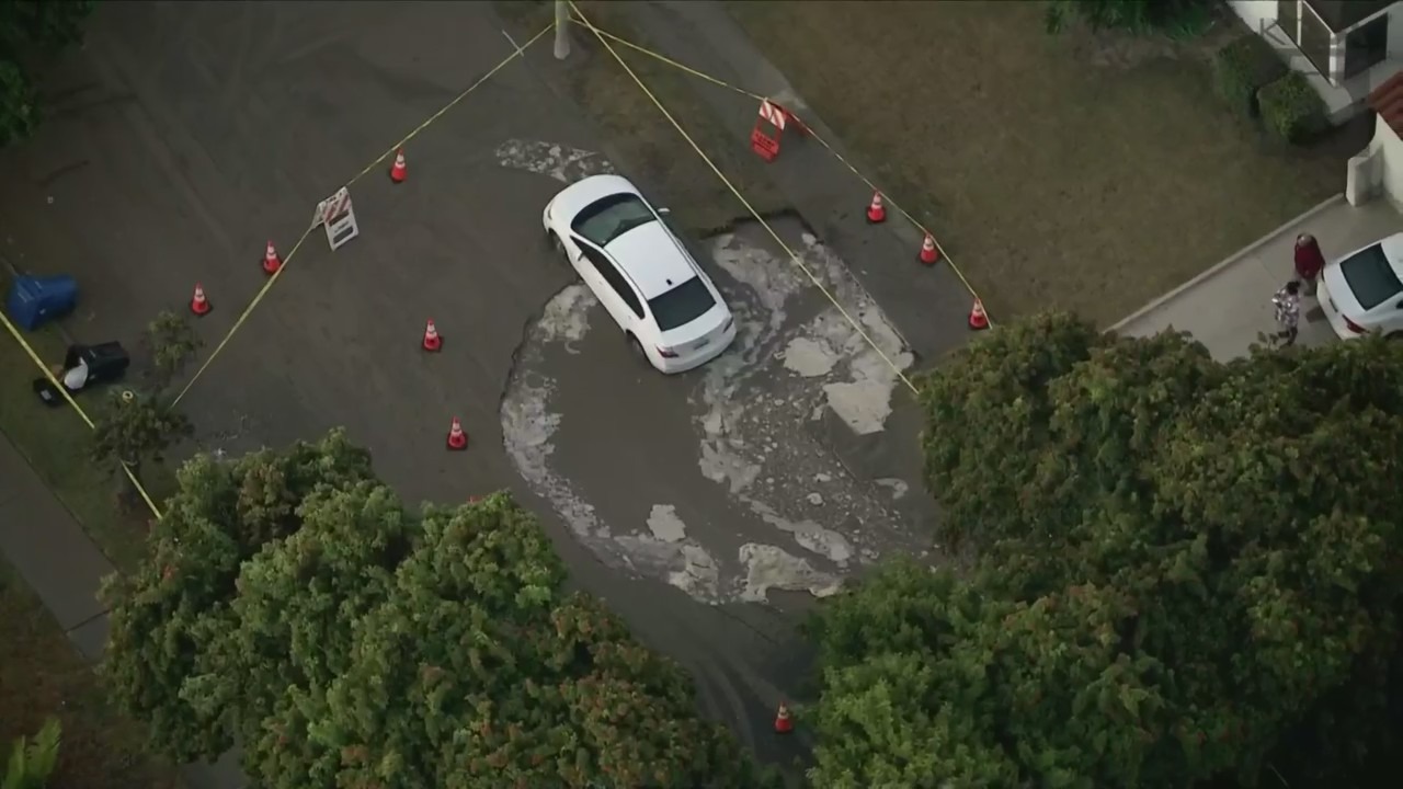 Baldwin Hills/Crenshaw broken water main