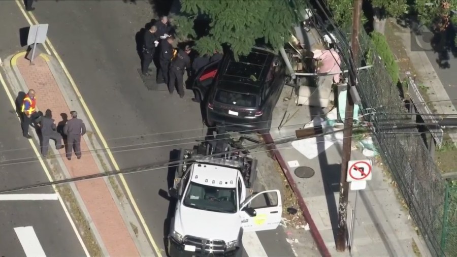 SUV Hollywood crash