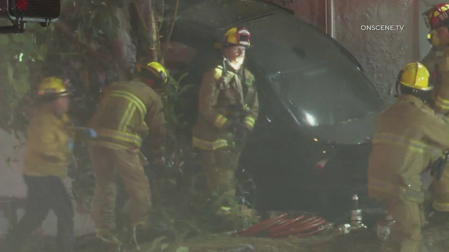 2 dead, 3 hospitalized after violent overnight crash in Northridge