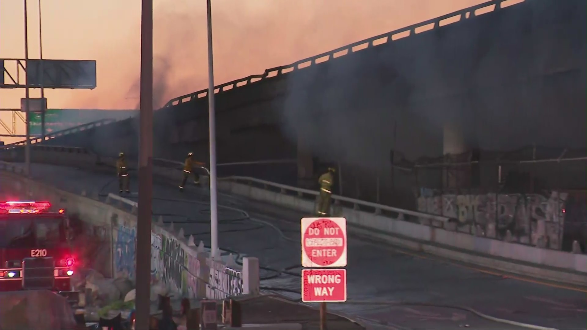 10 Freeway shut down in downtown L.A. due to massive fire