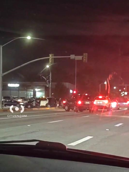 A disturbance involving a large crowd of juveniles shut down streets around the Del Amo Fashion Center in Torrance on Dec. 30, 2023. (Citizen)