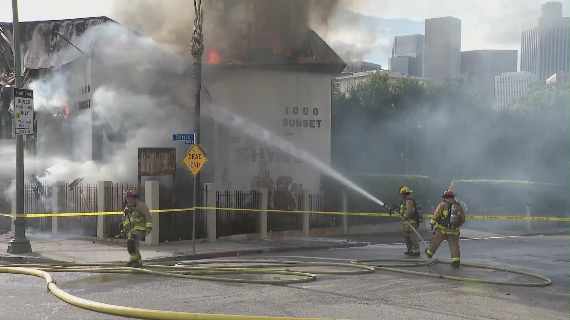 Flames and heavy smoke engulf an abandoned office building downtown Los Angeles on Dec. 22, 2023. (KTLA)