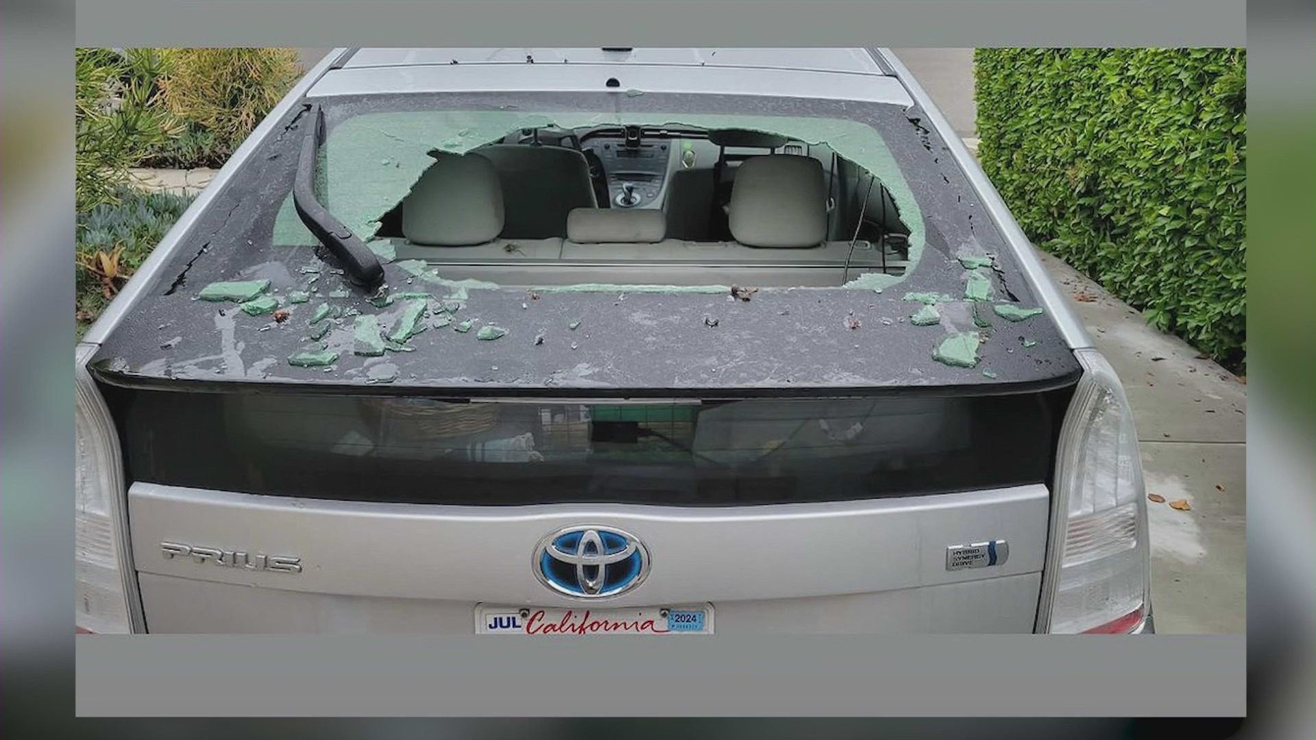 A suspect remains at large after smashing a family’s car window while yelling anti-Semitic remarks outside a Pico-Robertson home on Dec. 23, 2023.