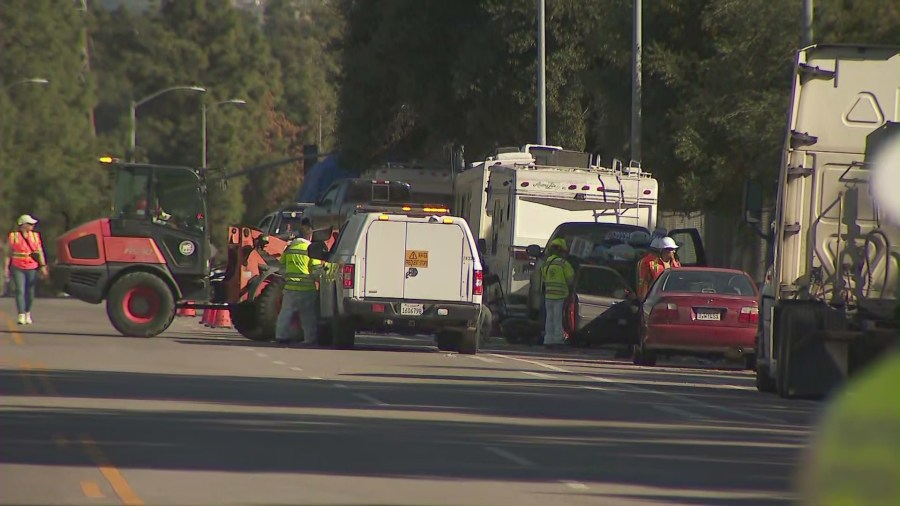 Authorities begin massive RV encampment cleanup in Hollywood Hills 