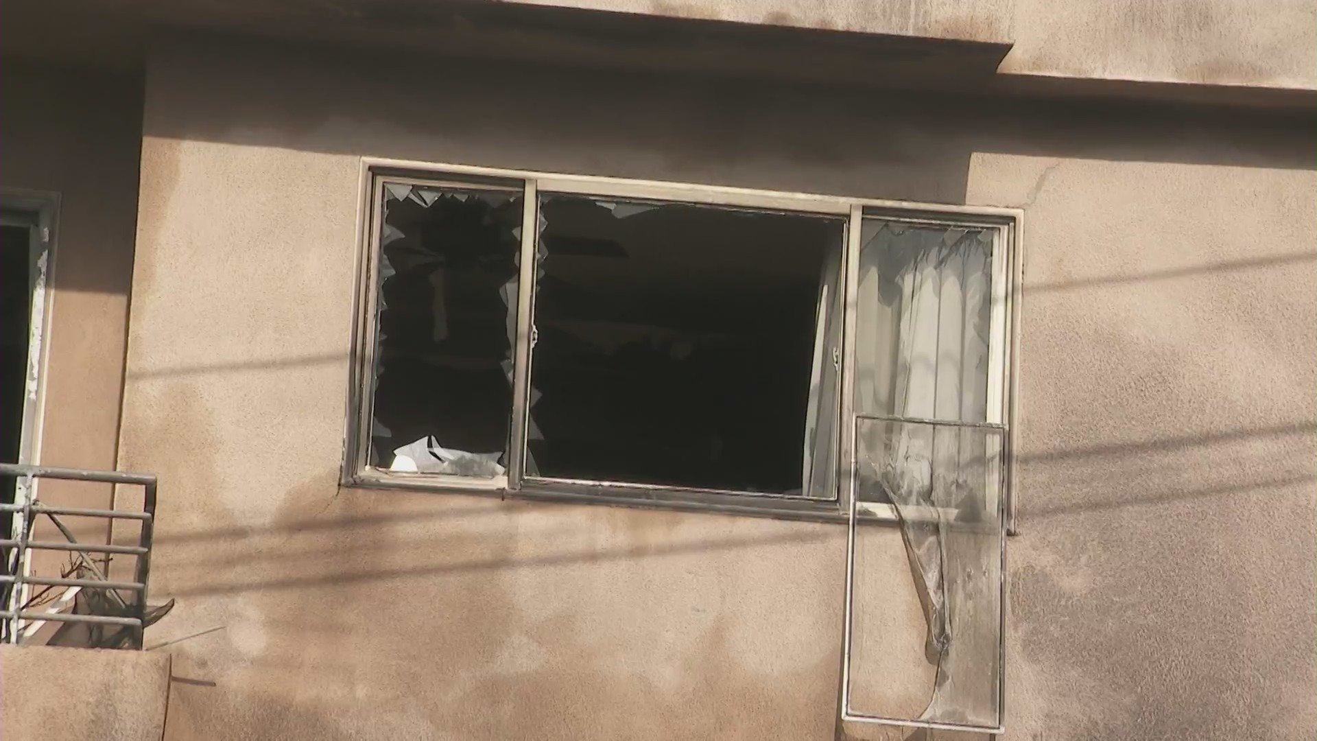 Hermosa Beach residents shaken after deadly Christmas Eve standoff, house fire