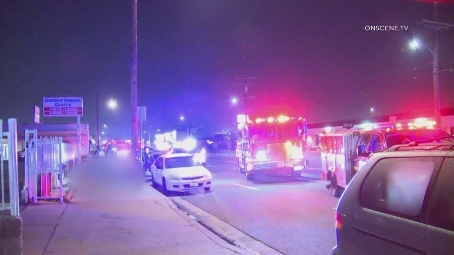 1 dead after shooting near strip mall in Hawthorne 